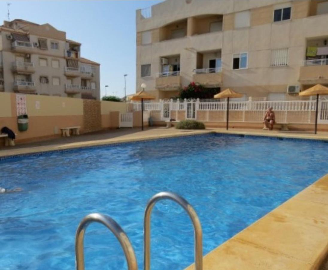 Bonito Apartamento De Dos Habitacion Y Piscina Torrevieja Kültér fotó